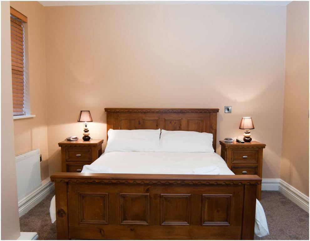 Hopper Inn Bar & Guest Accommodation Ballynaskreena Bagian luar foto